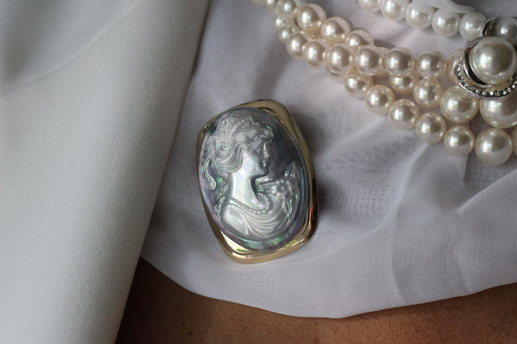 Vintage Lady Queen Brooch Pin
